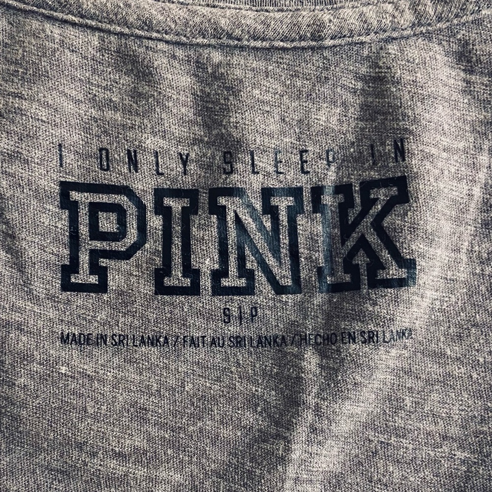 PINK Victoria’s Secret Light Grey Short Sleeve Scoop Neck Pajama Top Size Small - Picture 4 of 4
